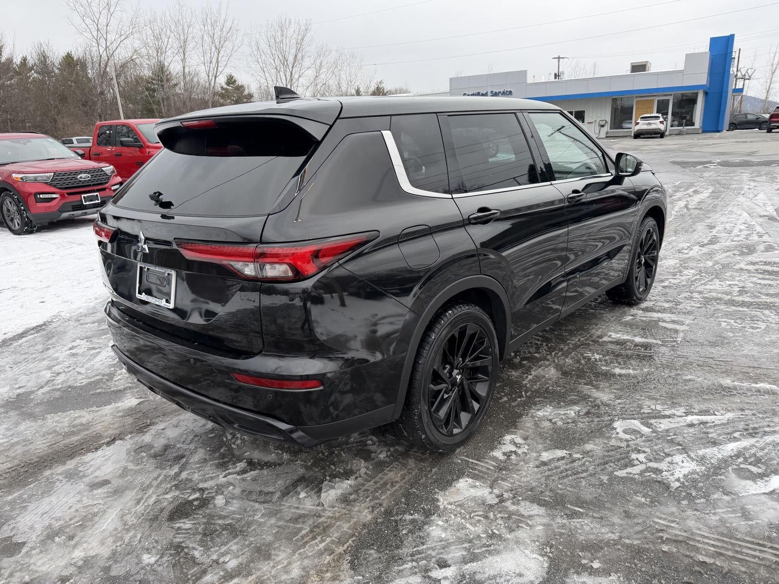 2022 Mitsubishi Outlander SE