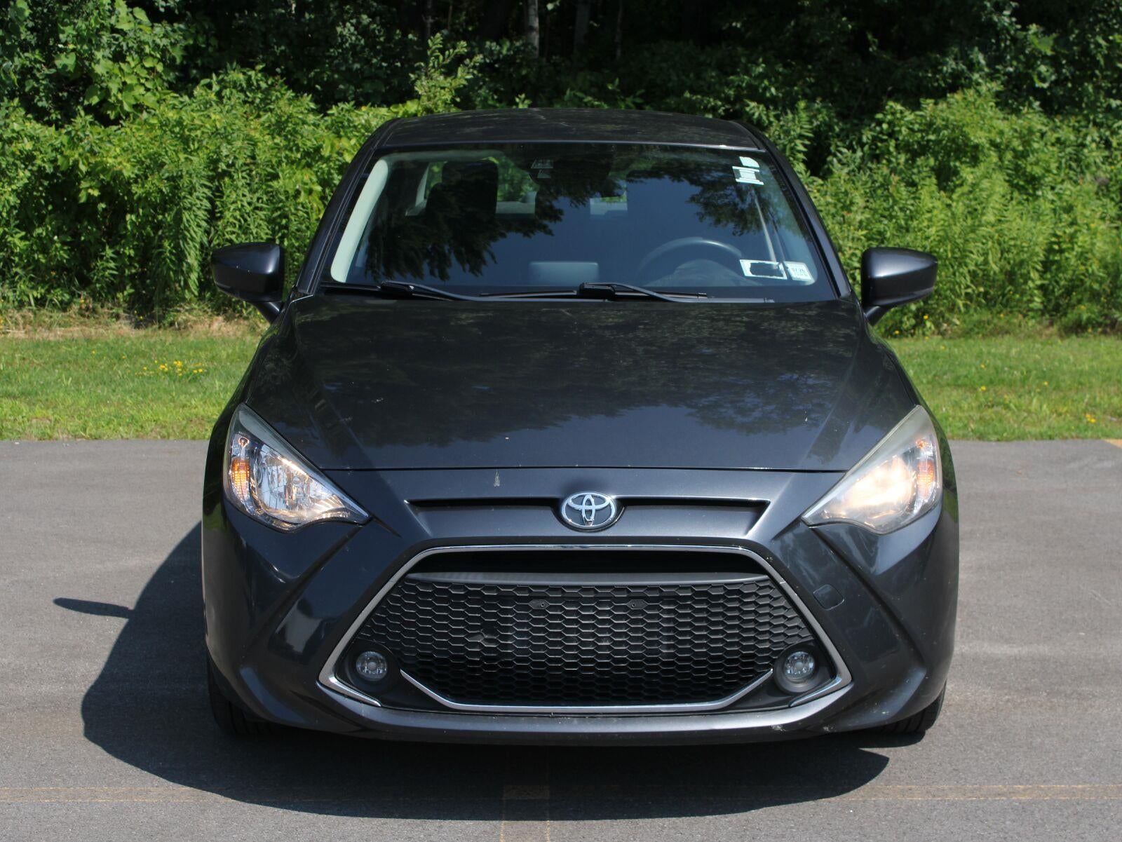 2019 Toyota Yaris Sedan LE