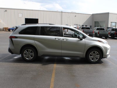 2022 Toyota Sienna XSE