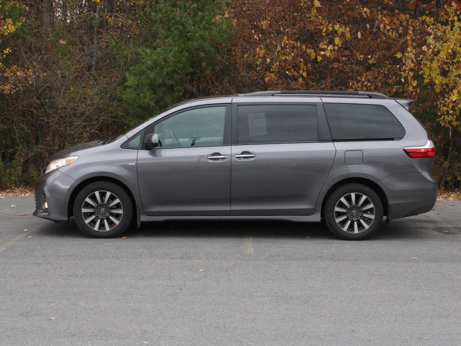 2019 Toyota Sienna XLE