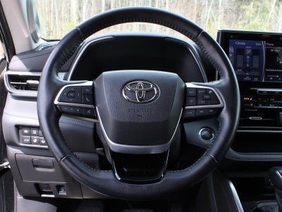 2022 Toyota Highlander Platinum