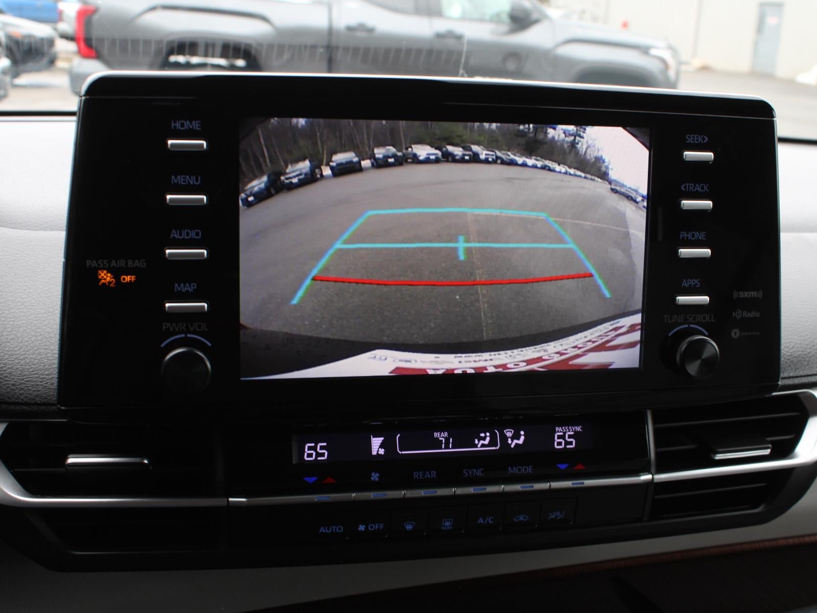 2022 Toyota Sienna LE