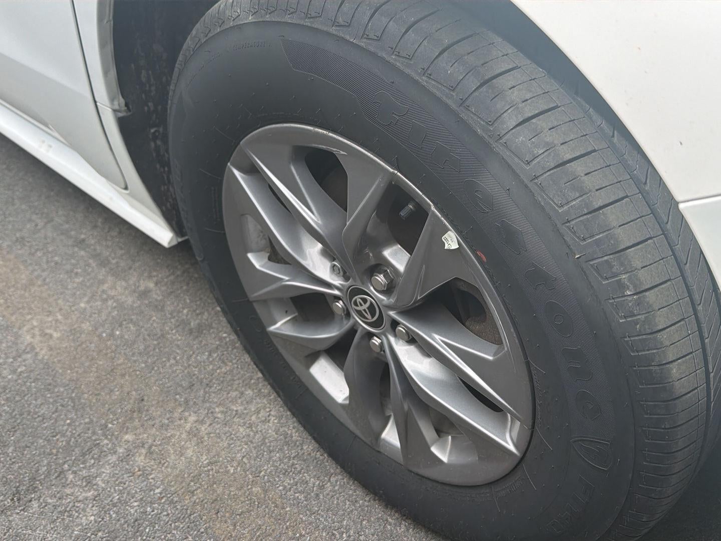 2025 Toyota Sienna LE