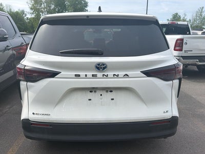 2025 Toyota Sienna LE