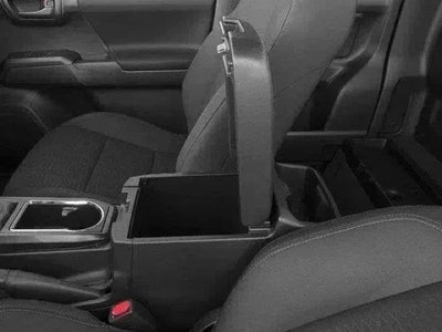 2017 Toyota Tacoma SR