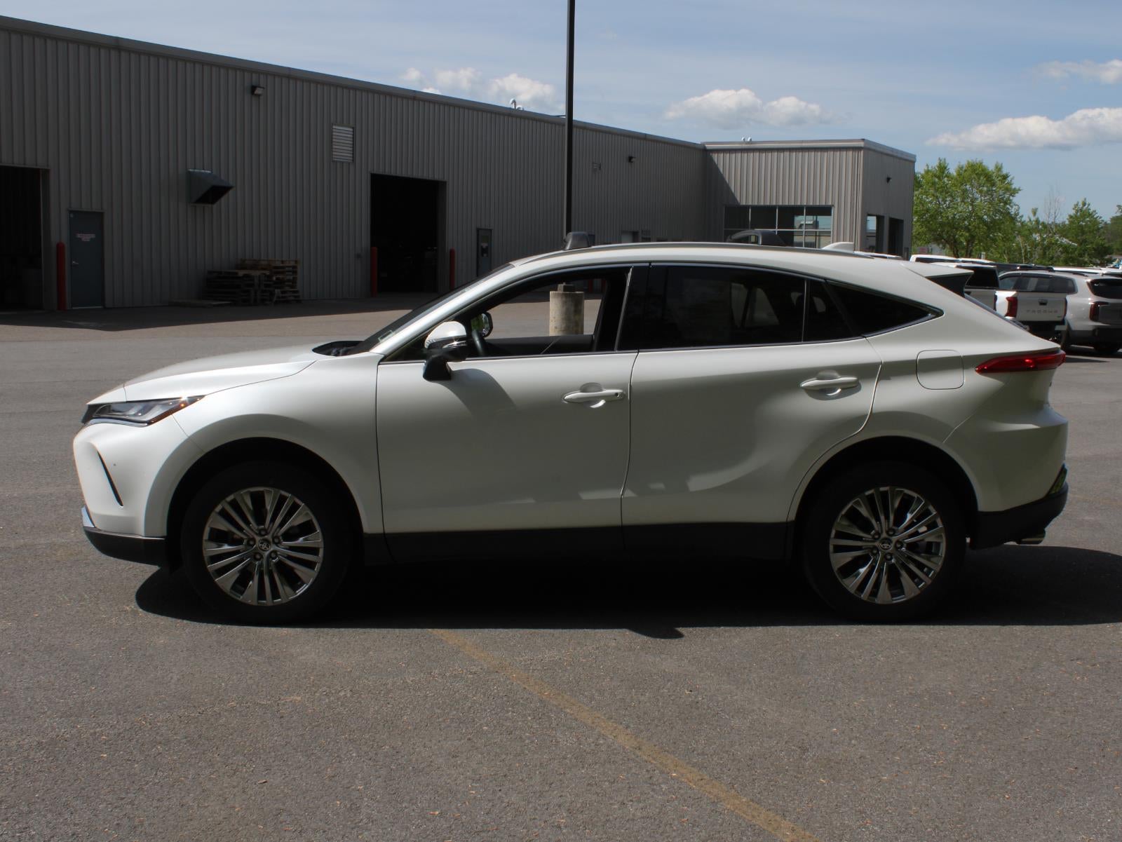 2023 Toyota Venza LE