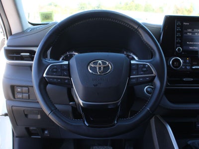2020 Toyota Highlander LE