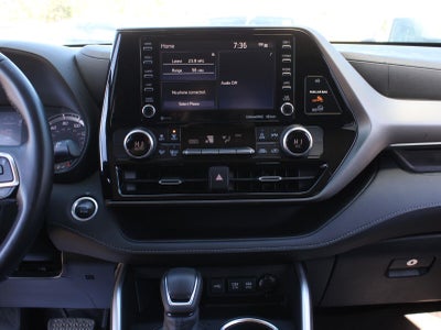 2020 Toyota Highlander LE