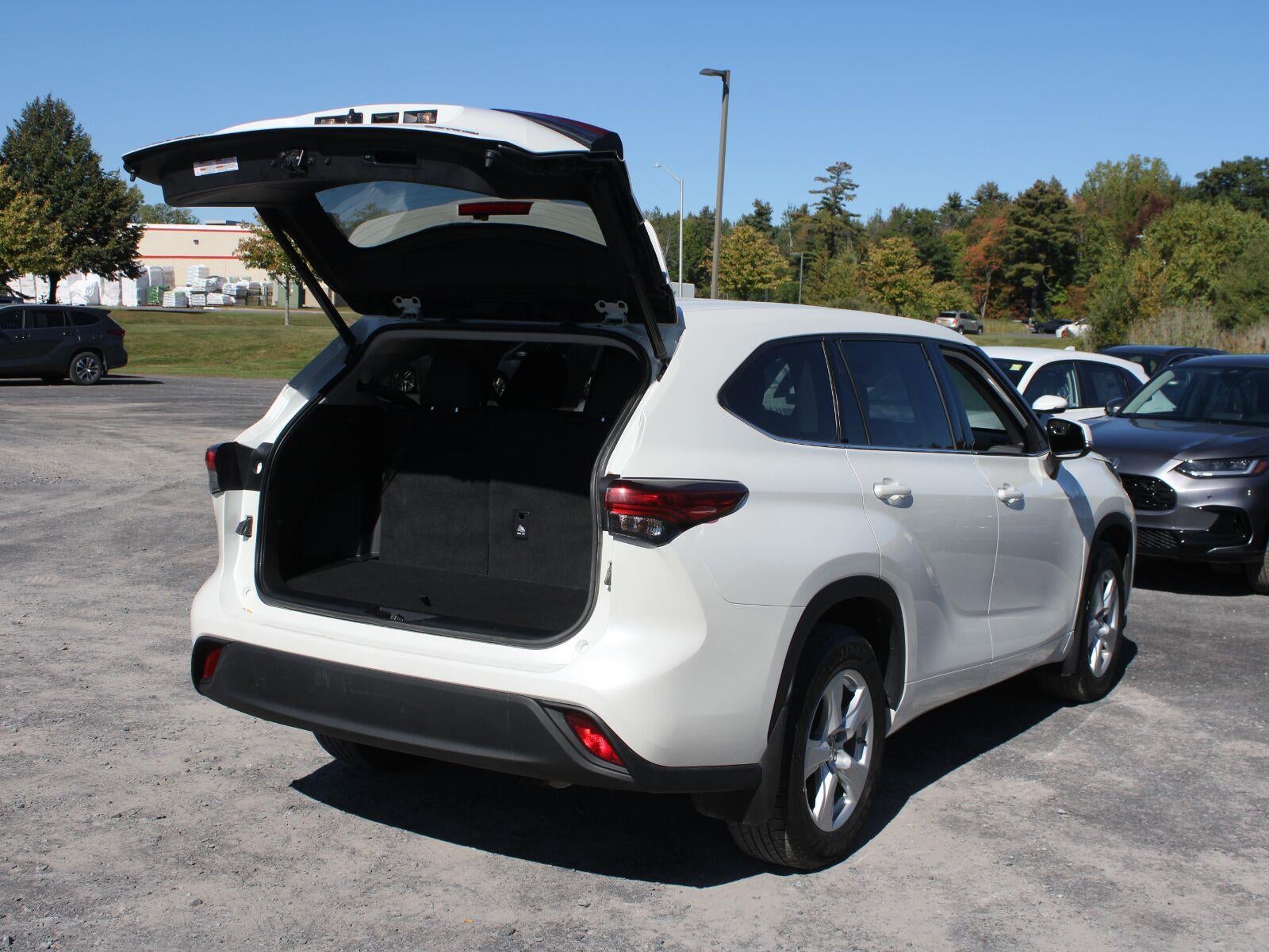 2020 Toyota Highlander LE