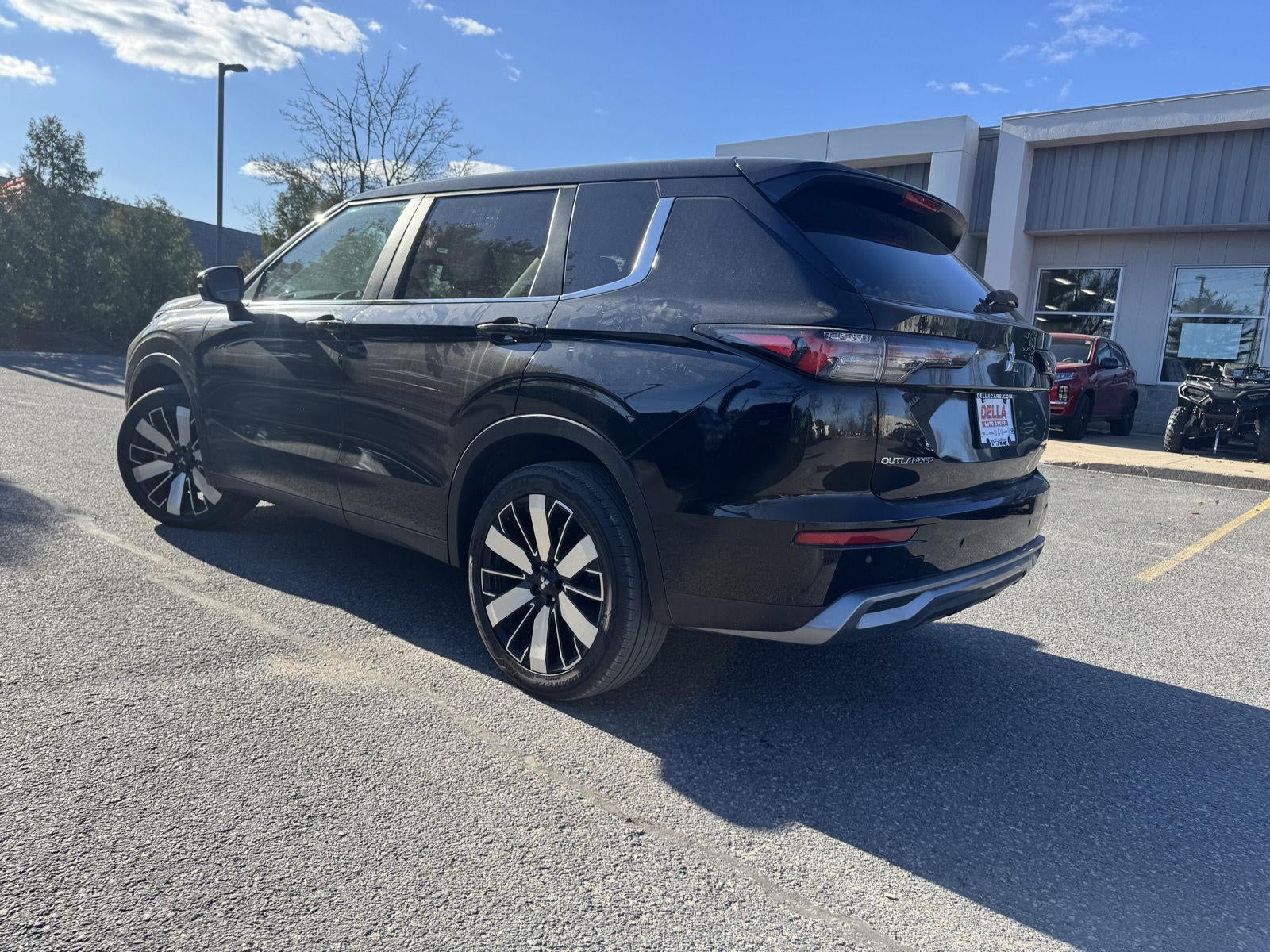 2025 Mitsubishi Outlander SE