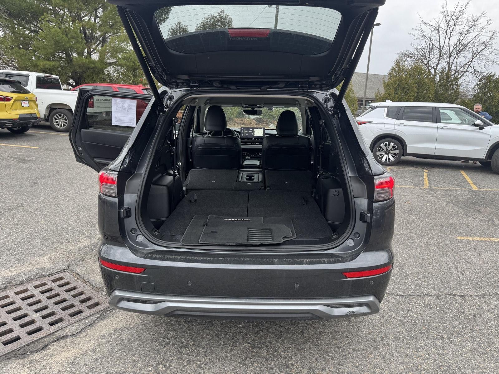 2025 Mitsubishi Outlander SE