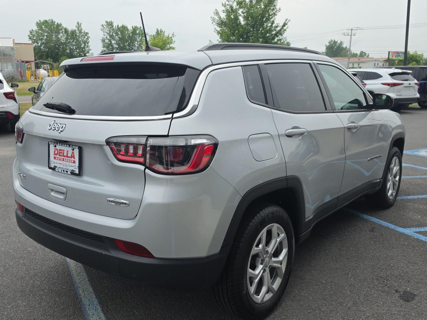 2024 Jeep Compass Latitude