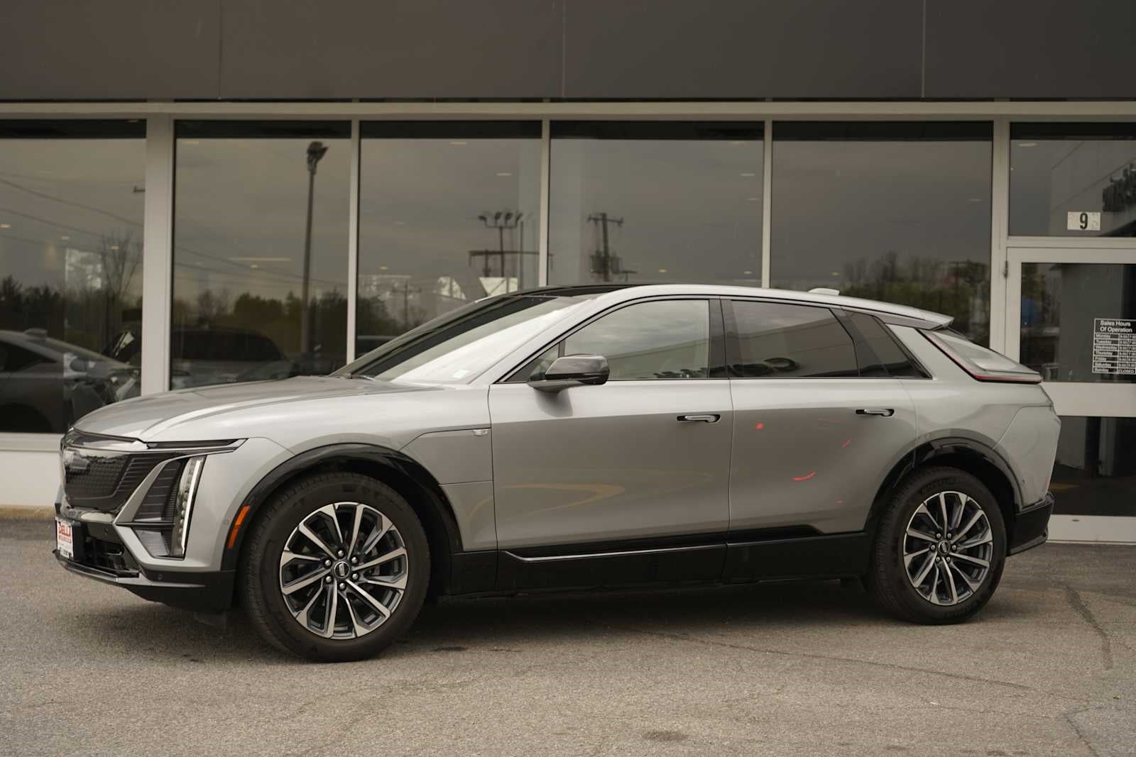 2024 Cadillac LYRIQ Sport