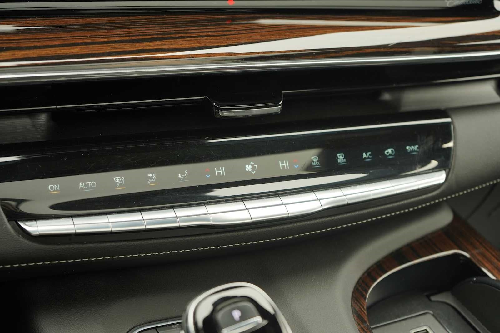 2022 Cadillac Escalade Premium Luxury