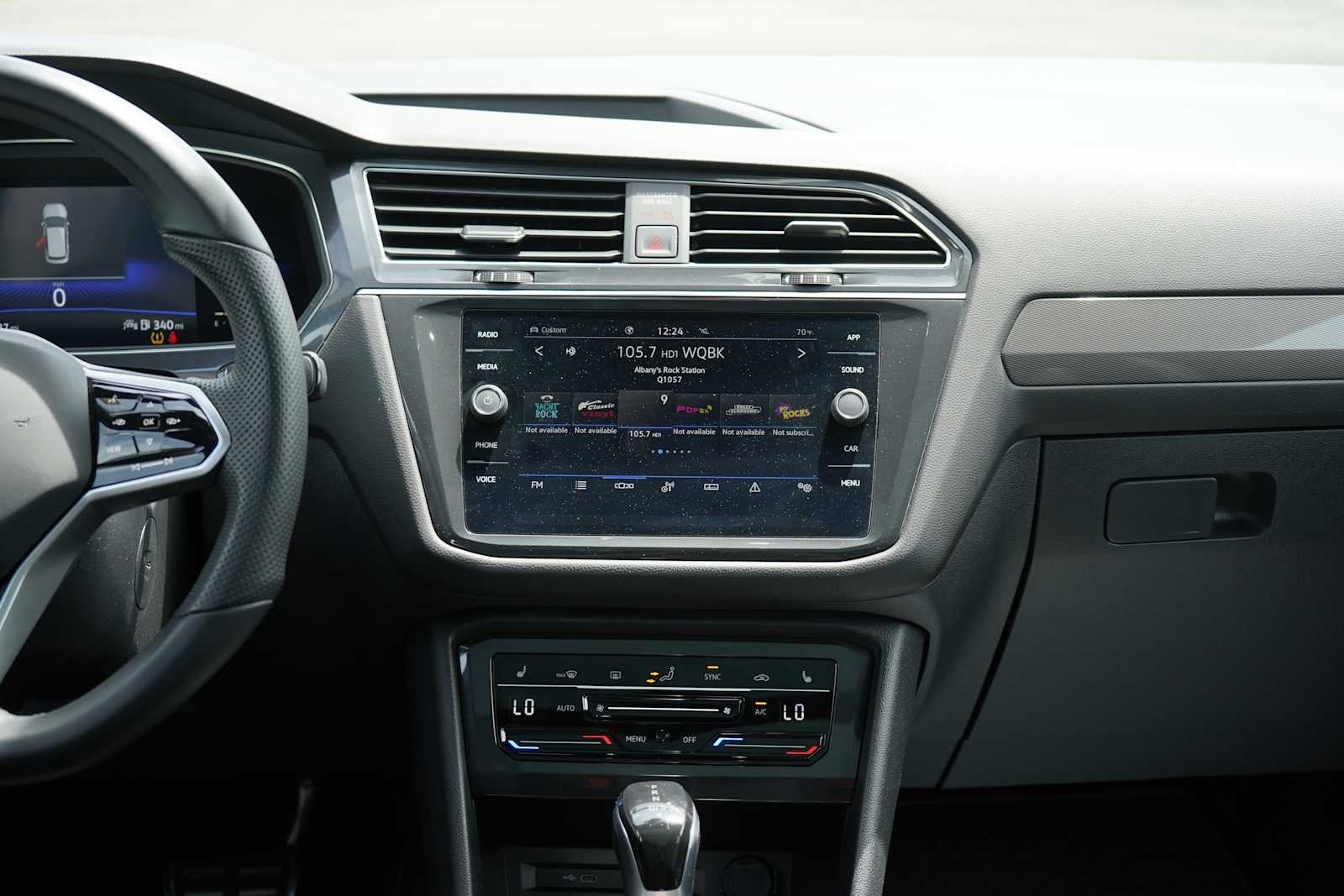 2022 Volkswagen Tiguan SE R-Line Black