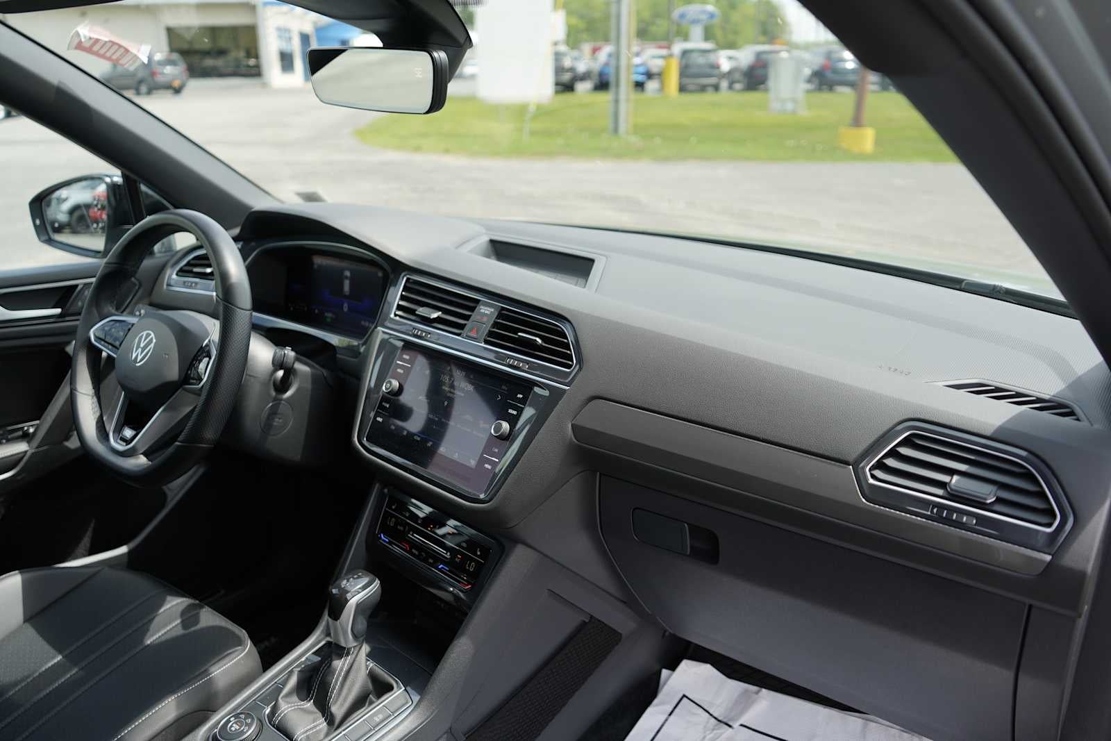 2022 Volkswagen Tiguan SE R-Line Black