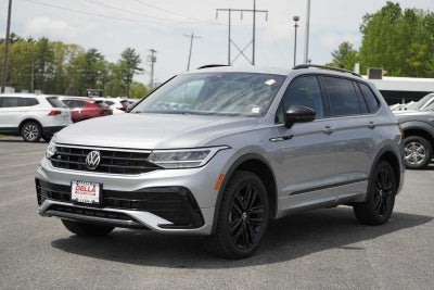 2022 Volkswagen Tiguan SE R-Line Black