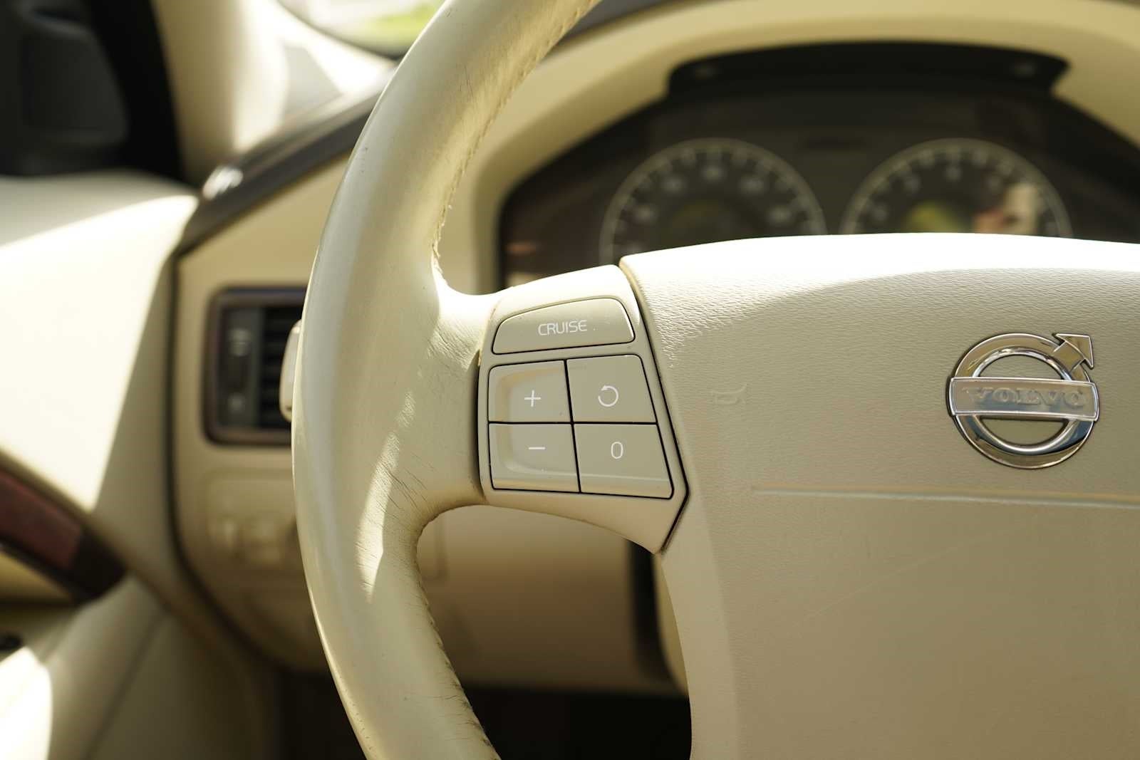 2008 Volvo XC70 Base