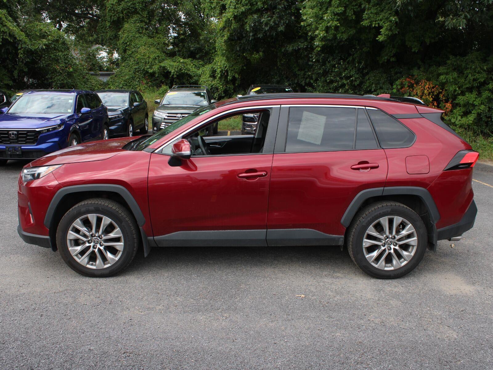 2023 Toyota Rav4 XLE Premium