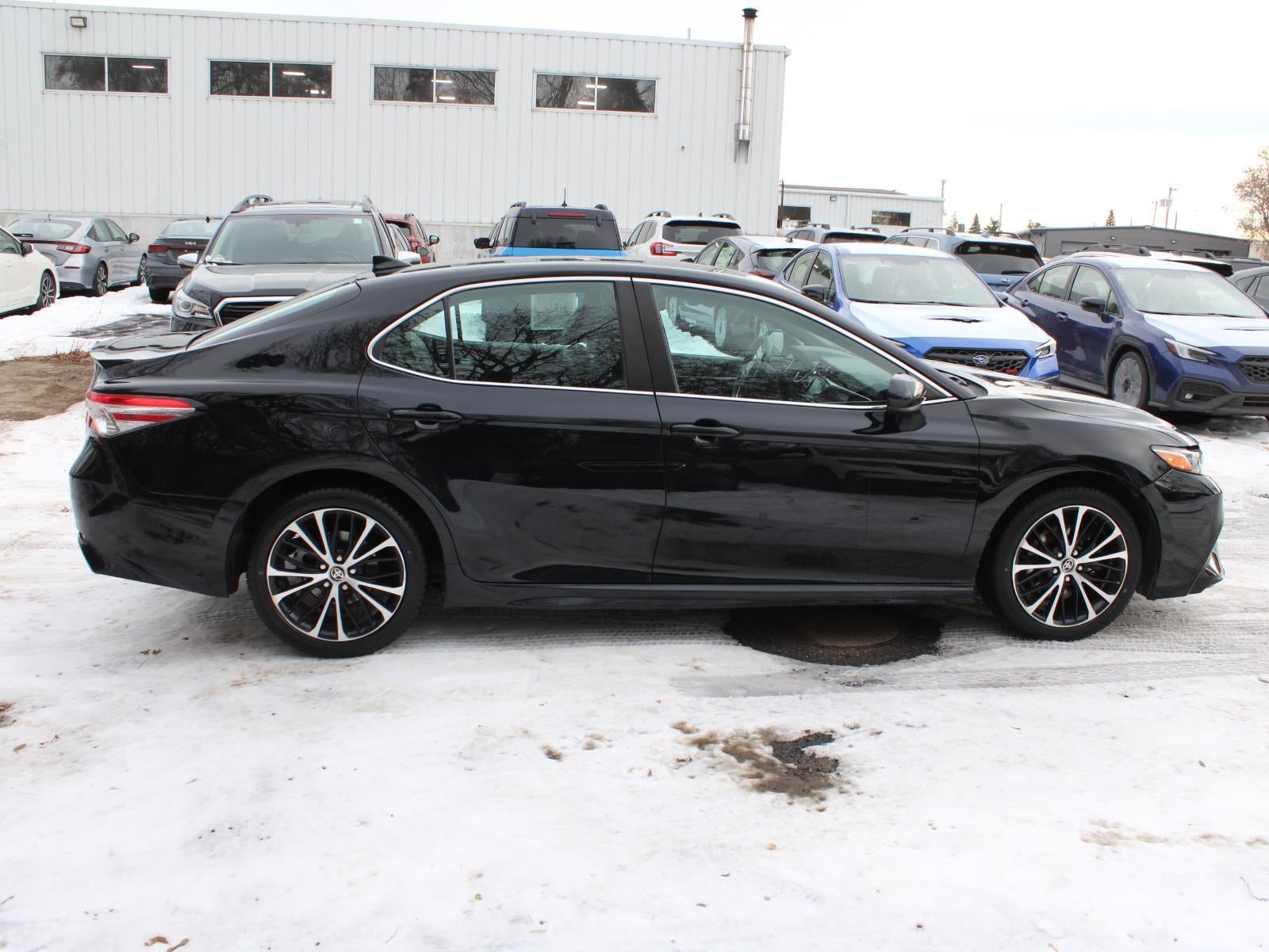 2020 Toyota Camry SE