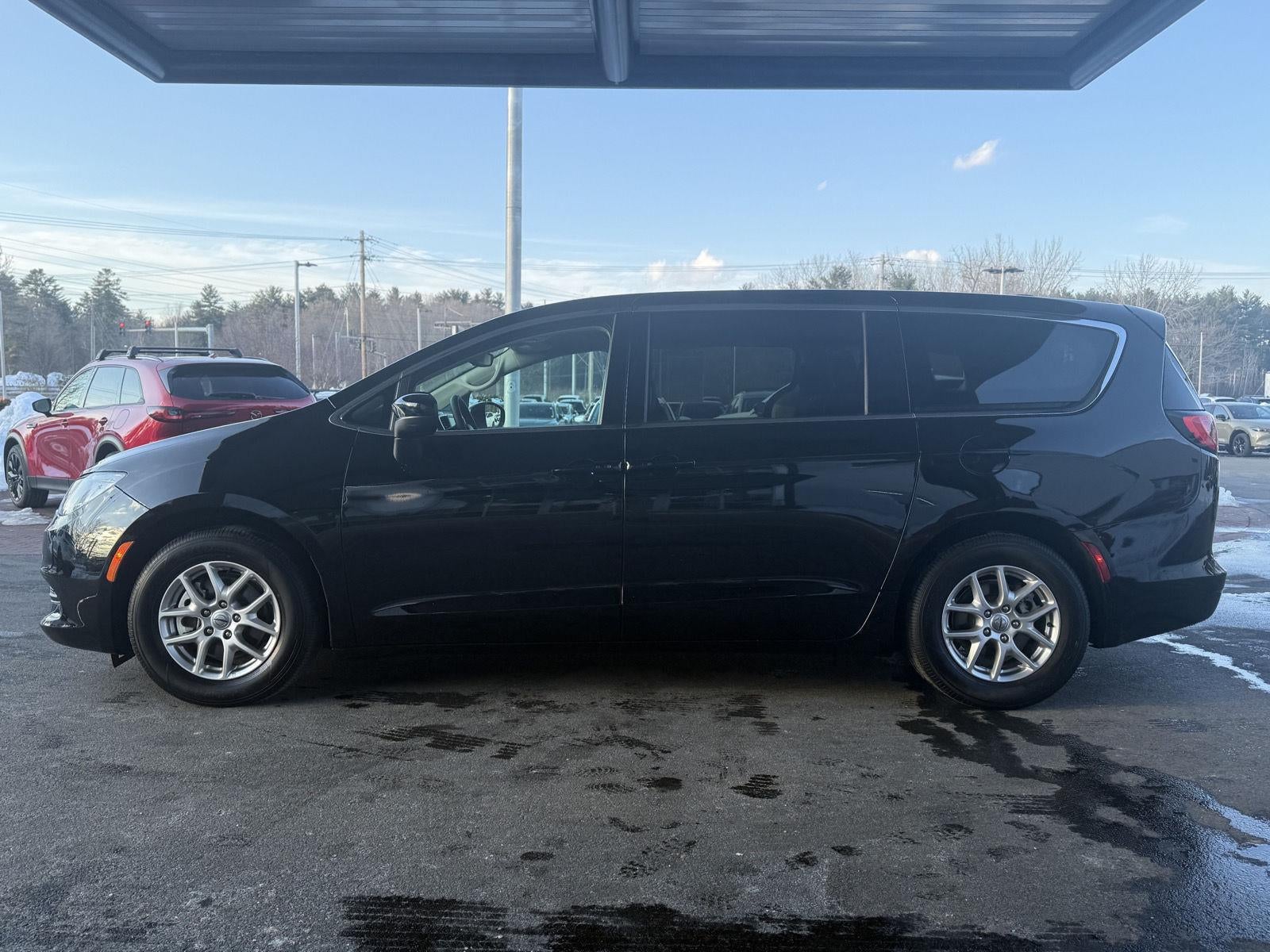 2024 Chrysler Voyager LX