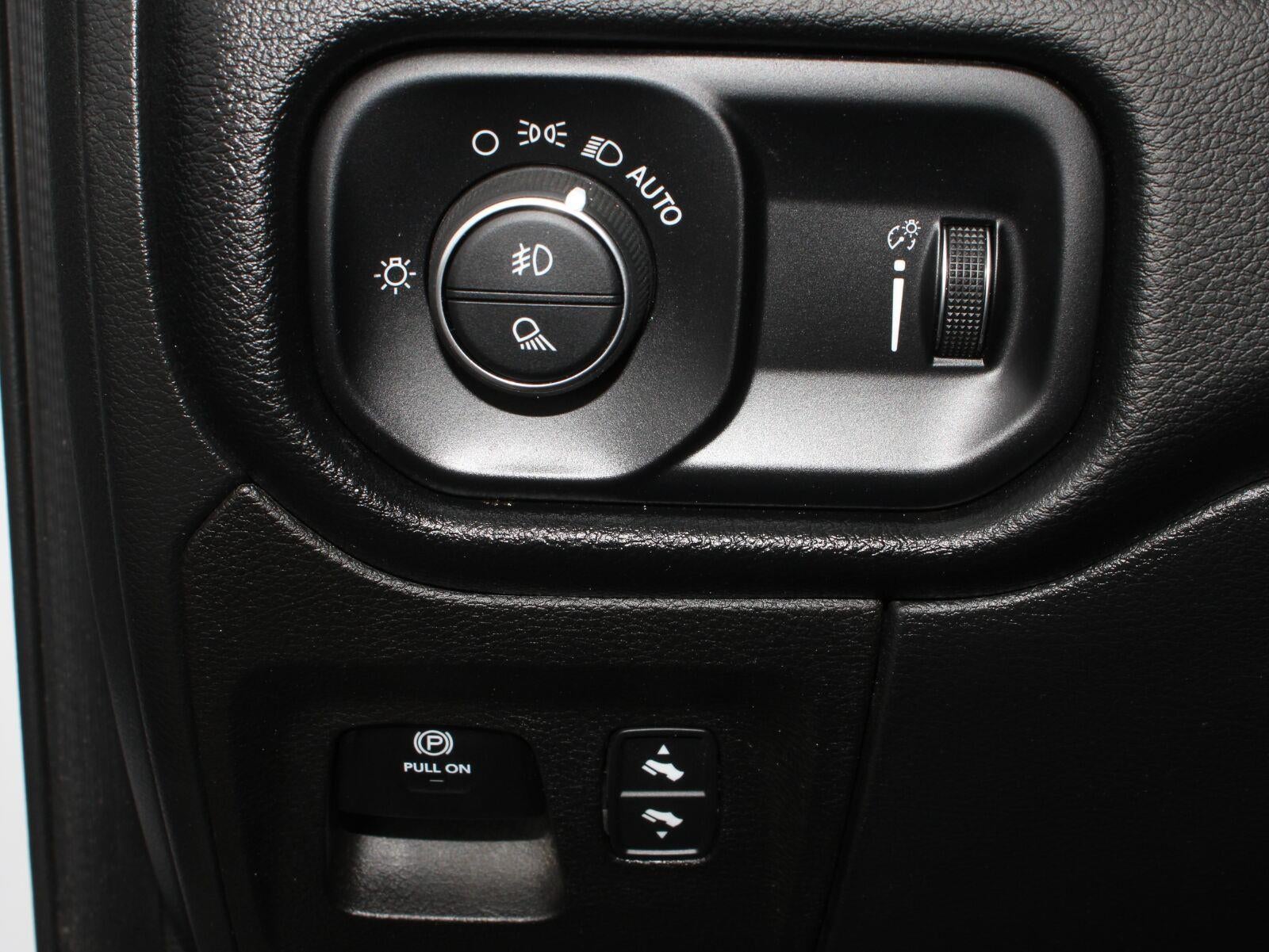 2022 RAM 1500 Big Horn Quad Cab 4x4 6'4" Box