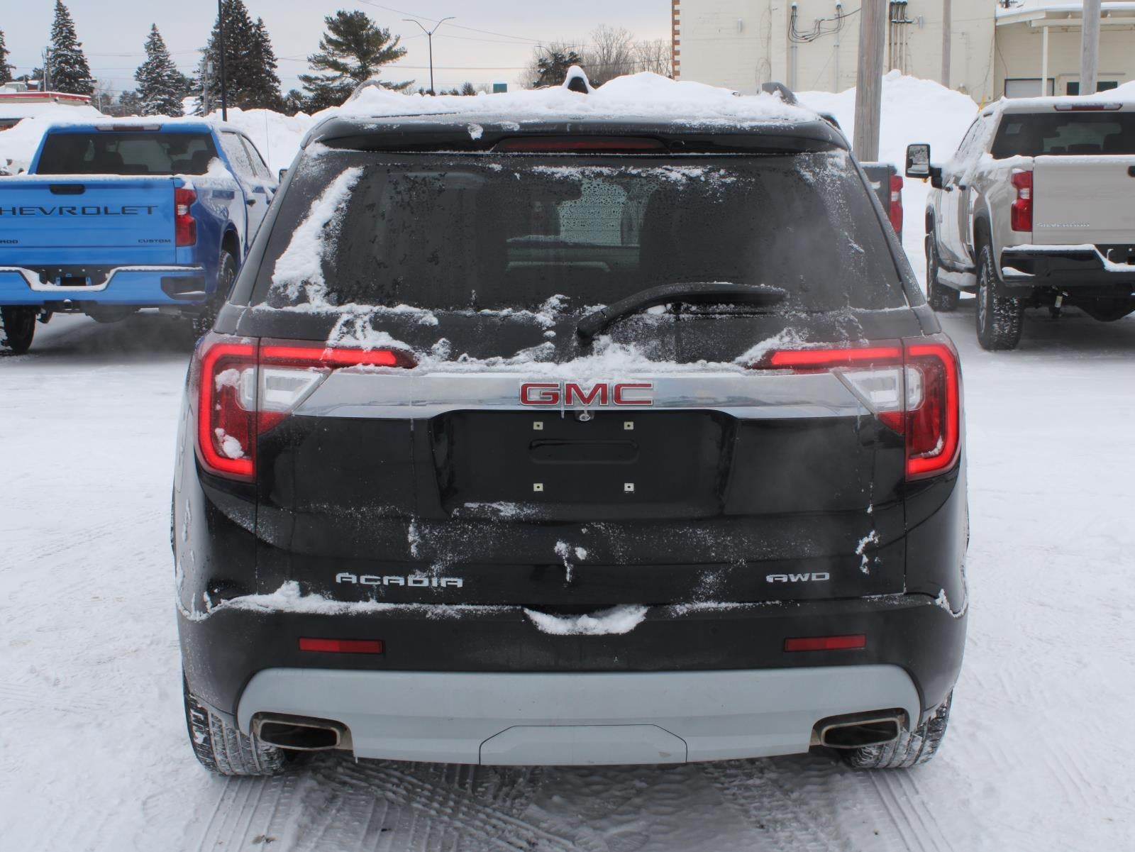2023 GMC Acadia SLT