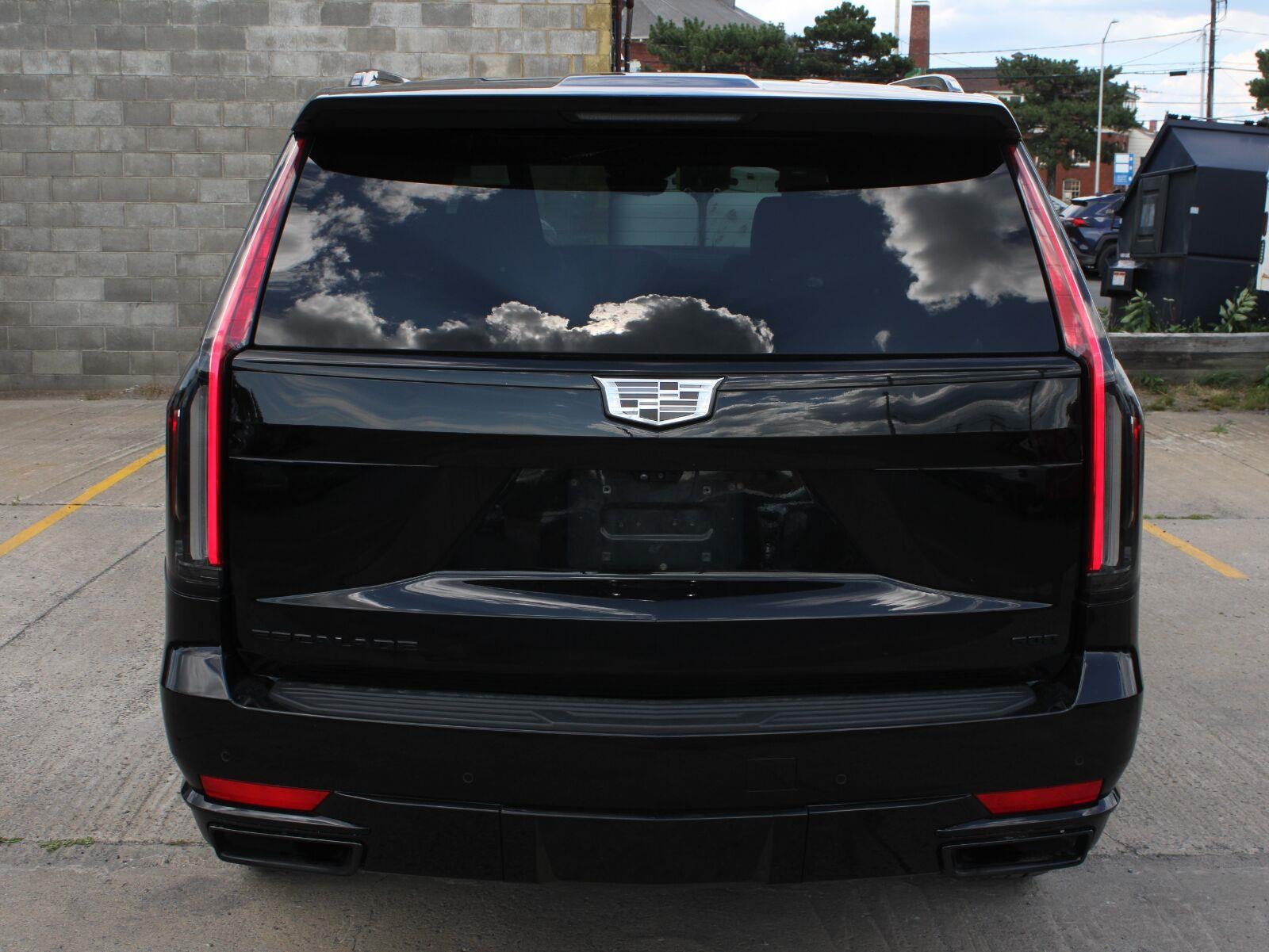 2023 Cadillac Escalade Sport