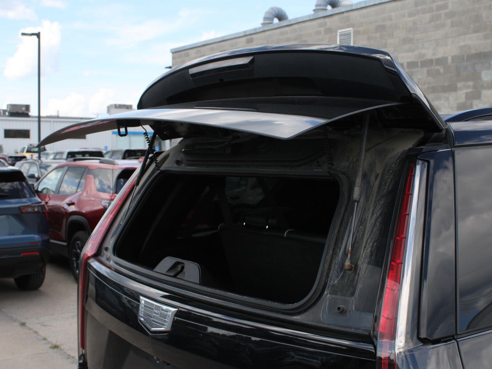 2023 Cadillac Escalade Sport
