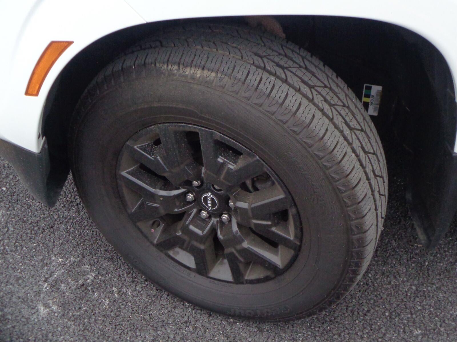 2023 Nissan Frontier Crew Cab SV 4x4