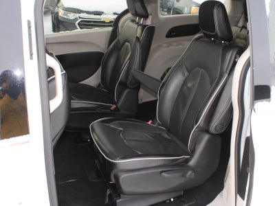 2023 Chrysler Pacifica Hybrid Limited