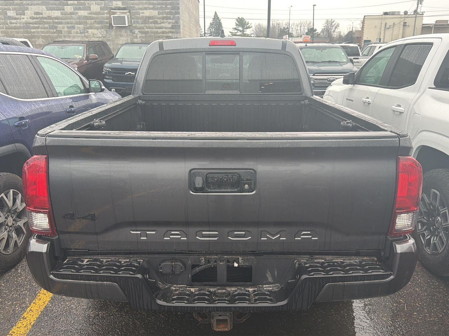 2022 Toyota Tacoma 4WD SR